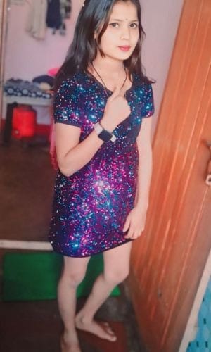 Simran Kaur in Moshi