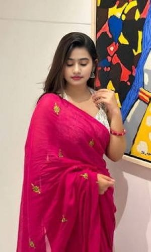 Nisha Tiwari in Moshi