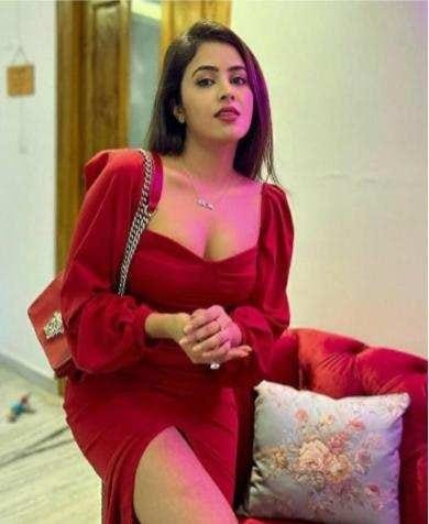 Sakshi Chauhan in Moshi