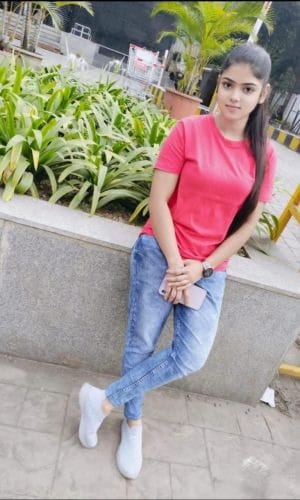 Juhi Pandey in Moshi