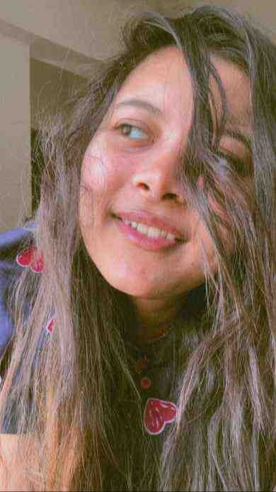 Juhi Pandey in Narhe